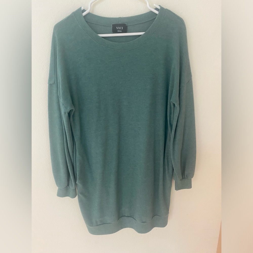 Women’s VICI sweater dress. Small. Used- good condition.
